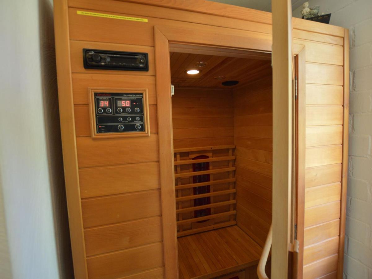 Detached Holiday Home With Sauna Large Garden Stramproy Esterno foto